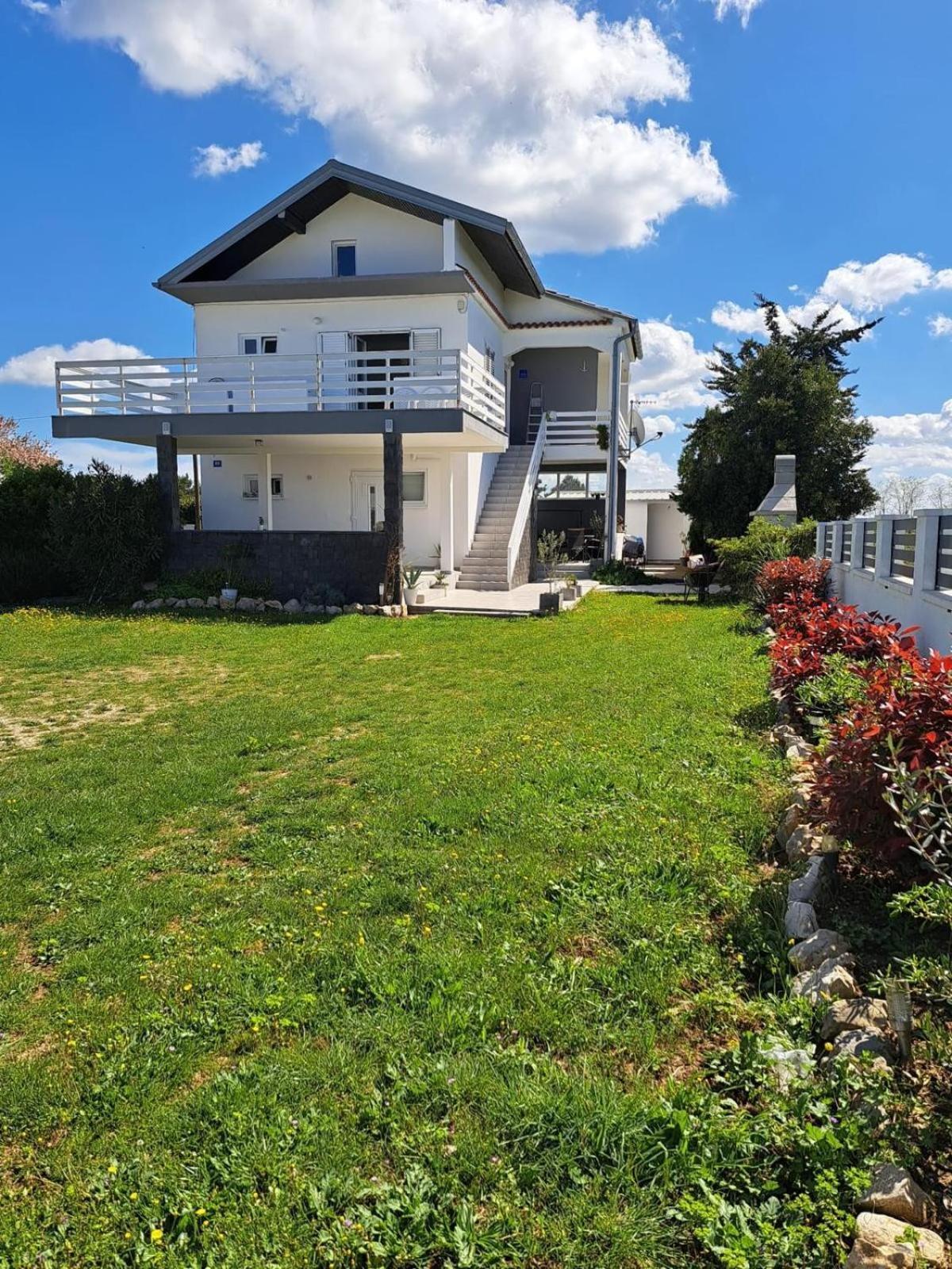 Apartmani Fulir 沃希 外观 照片